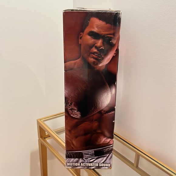 Ali VS Liston 1964 18” Motion Activated Sound NIB - Picture 4 of 11